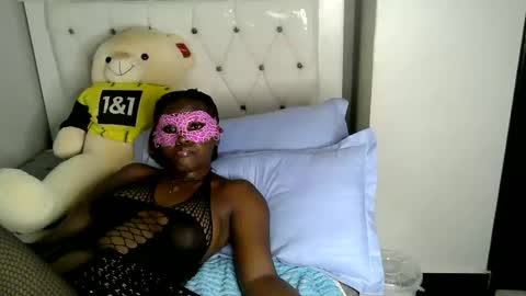 Milkybee online show from November 27, 10:28 pm