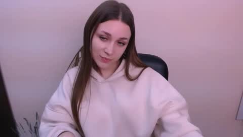 Milla online show from November 28, 1:18 pm