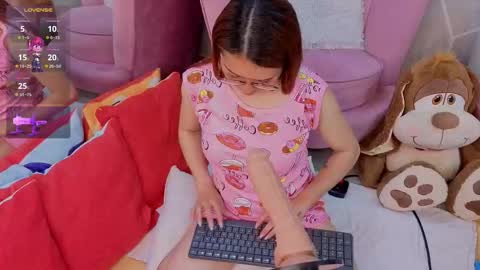 milleyjones_ online show from December 4, 11:04 pm