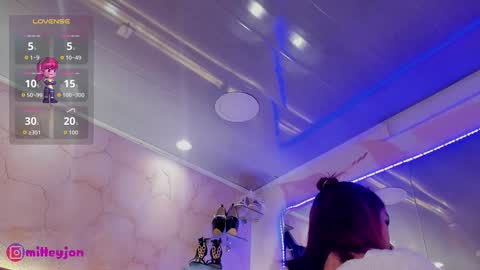 milleyjones_ online show from March 13, 11:46 am