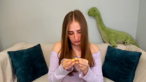 millibrooksss online show from June 4, 1:44 am