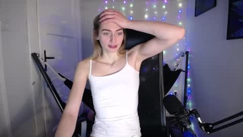 millie_lacroix online show from December 11, 3:37 pm