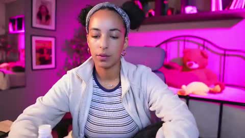 millie_volturi online show from August 1, 1:24 pm