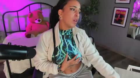 millie_volturi online show from July 24, 1:19 pm