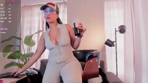 millie_volturi online show from July 14, 1:05 pm