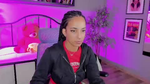 millie_volturi online show from July 27, 12:35 pm