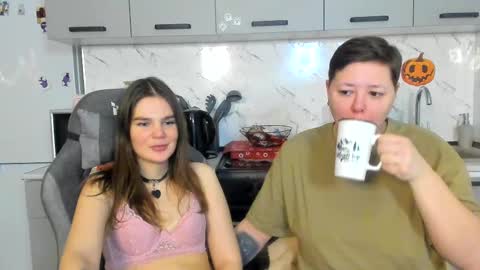 Snapshot of milly_brown_ chatting on February 15, 10:42 pm Welcome My name is Tina online show from February 15, 10:42 pm