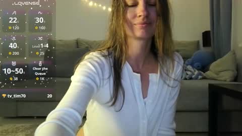 Snapshot of milly_browski chatting on October 14, 3:48 pm milly_browski online show from October 14, 3:48 pm