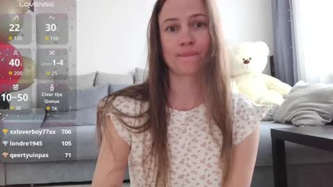 milly_browski online show from April 25, 1:41 pm