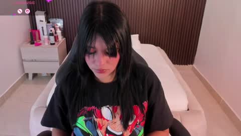 millyevans1 online show from July 9, 3:32 am