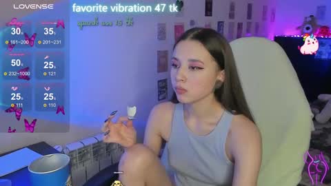 Snapshot of milyamess chatting on March 9, 7:05 pm Emily online show from March 9, 7:05 pm