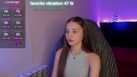 Snapshot of milyamess chatting on September 24, 4:14 pm Emily online show from September 24, 4:14 pm