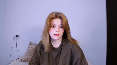 hi Im Mina  online show from October 29, 10:54 pm