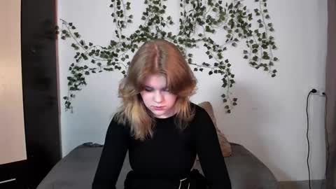 hi Im Mina  online show from February 24, 1:35 am