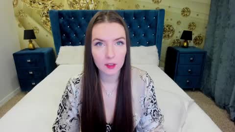 minchelskatrina online show from April 3, 7:04 am