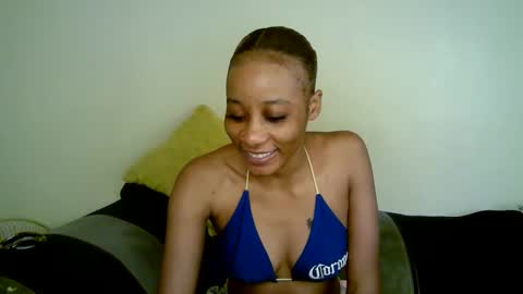 minieme1 online show from December 17, 6:31 am