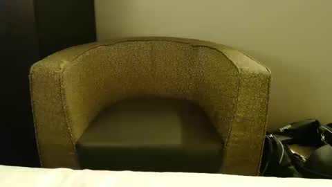 minime1920 online show from October 11, 2:22 pm