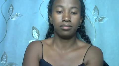 minouch211907 online show from April 16, 10:45 pm