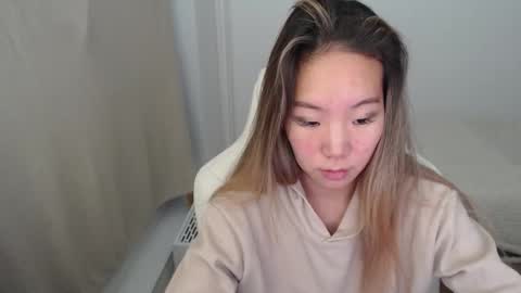 mira_g online show from November 26, 1:30 pm