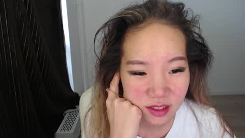 Snapshot of mira_g chatting on October 22, 1:13 pm mira_g online show from October 22, 1:13 pm