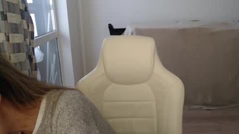 mira_g online show from January 19, 9:52 am