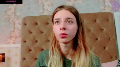 mira_lynxx online show from October 29, 5:09 am