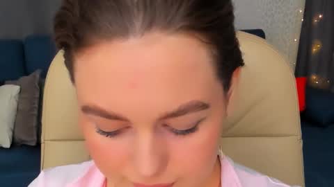 Snapshot of miraclecurly chatting on February 25, 10:31 pm Emma online show from February 25, 10:31 pm