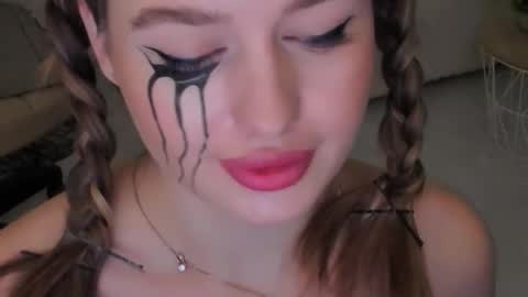 Emma online show from October 31, 8:31 pm