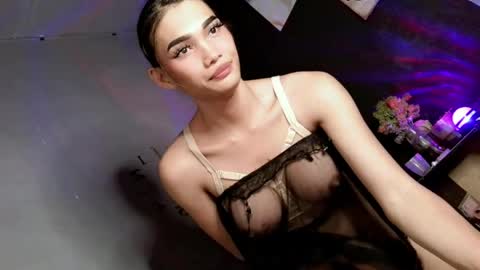 Zoey online show from May 13, 4:44 am