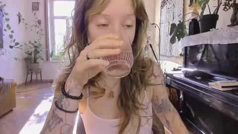 miranda2_0 online show from November 19, 7:40 am