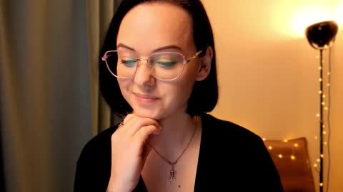 MiraSkyy online show from November 8, 6:55 pm