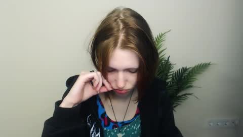 misaki_chan_ online show from April 5, 9:45 pm