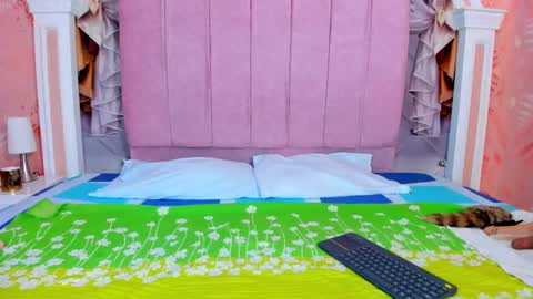 Mishell online show from November 9, 3:43 am