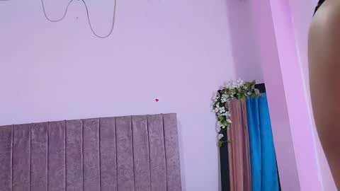 misofialeal online show from February 23, 6:43 pm