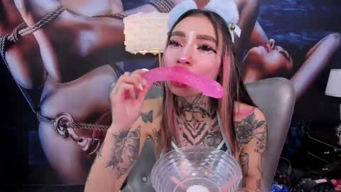 miss___angel online show from December 5, 3:32 pm