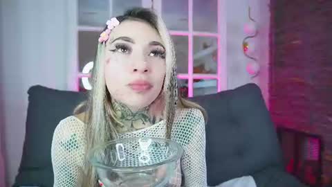 miss___angel online show from June 13, 11:20 am