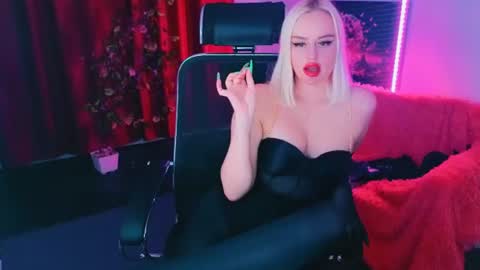 miss_alice_silver online show from June 14, 8:22 pm