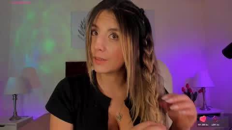 Amanda Reyes online show from February 27, 1:04 pm