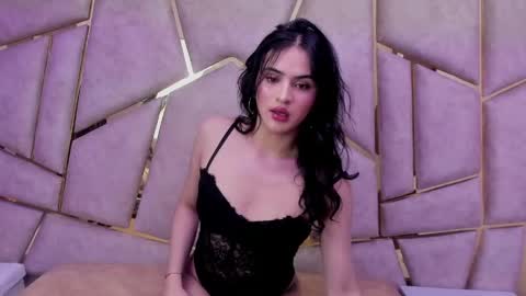miss_bella_kiss online show from May 8, 6:41 am