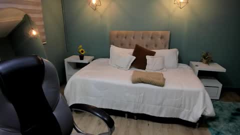 Cataleya online show from February 2, 11:50 am