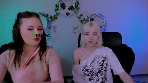 miss_courtney online show from June 13, 8:25 am