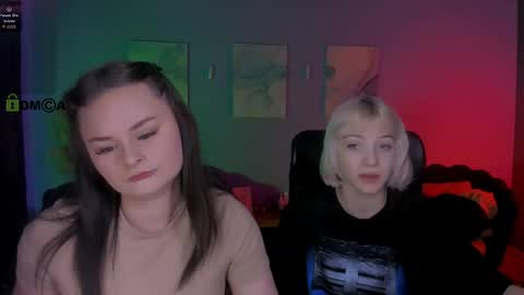 miss_courtney online show from April 4, 9:05 am