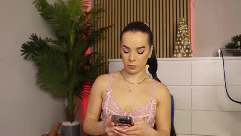 Denise online show from December 5, 9:01 pm