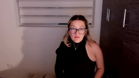 Ema online show from February 20, 11:32 pm