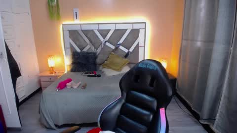 hanna online show from February 12, 4:33 pm