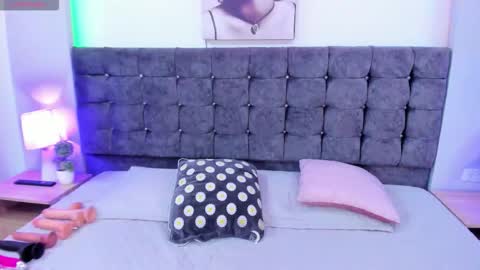 miss_horney online show from September 27, 9:01 pm