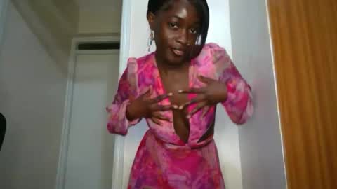 SensuElle  WHAT I DONT SHOW HERE... YOULL ONLY SEE IN PRIVATE  online show from January 8, 12:00 pm