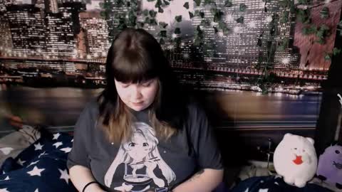Snapshot of miss_kapriz_love chatting on October 23, 5:03 pm Eva online show from October 23, 5:03 pm