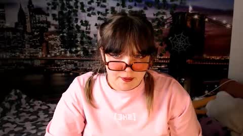 Snapshot of miss_kapriz_love chatting on October 17, 4:44 pm Eva online show from October 17, 4:44 pm
