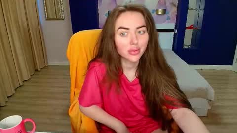 miss_kiten online show from December 3, 5:19 am